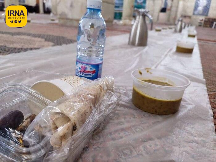 عکس/ سفره افطاری در حرم حضرت رقیه سلام‌الله‌علیها