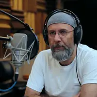 شوخی خنده دار محمد بحرانی در زیر بارش تگرگ!