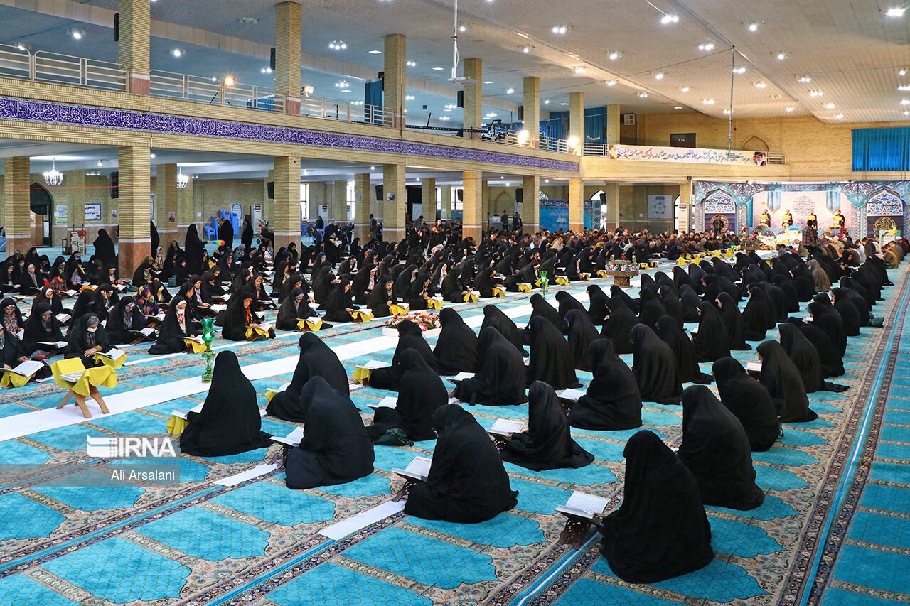 جزء خوانی قرآن در مصلی ارومیه