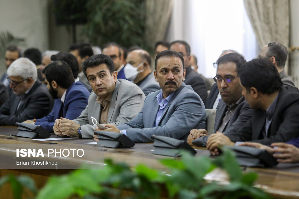 عکس/ نشست رییس جمهور با جمعی از دانشمندان برتر