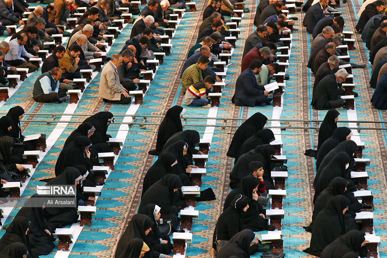 جزء خوانی قرآن در مصلی ارومیه