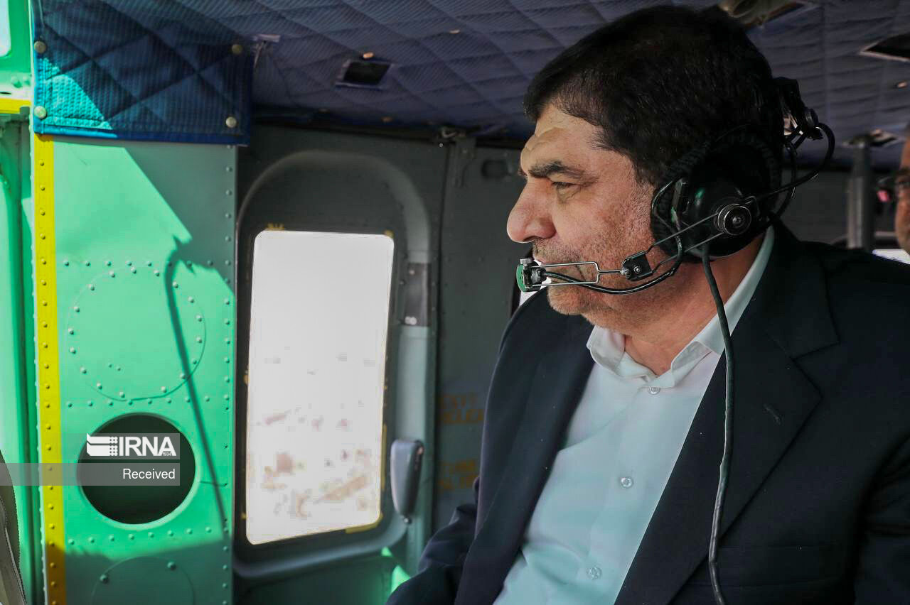 عکس/ بازدید مخبر با بالگرد از محورهای مواصلاتی بر فراز تهران 