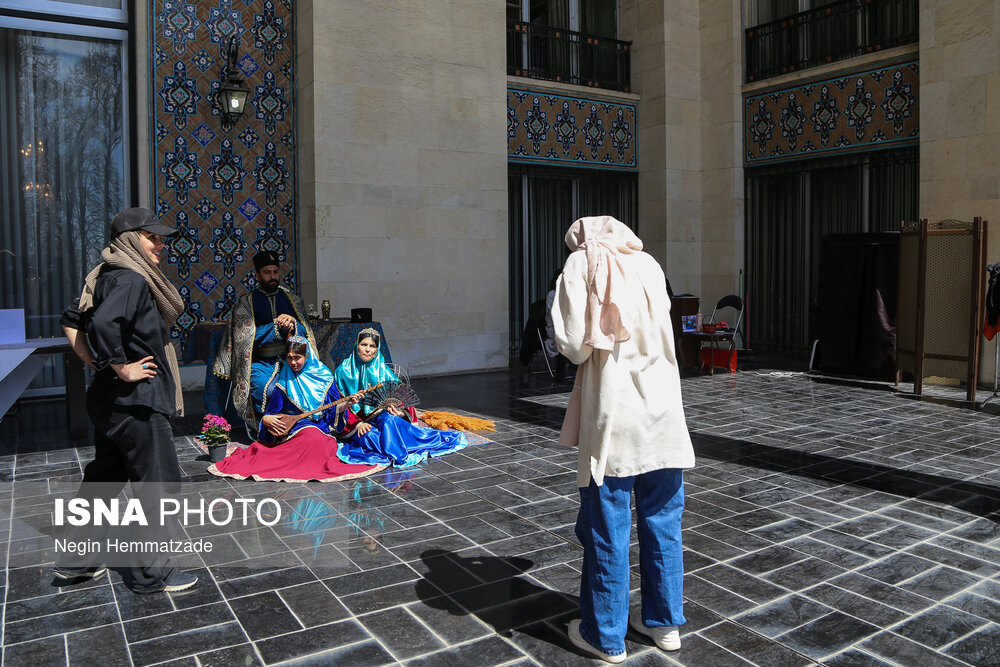 عکس/ مسافران نوروزی در کاخ موزه نیاوران