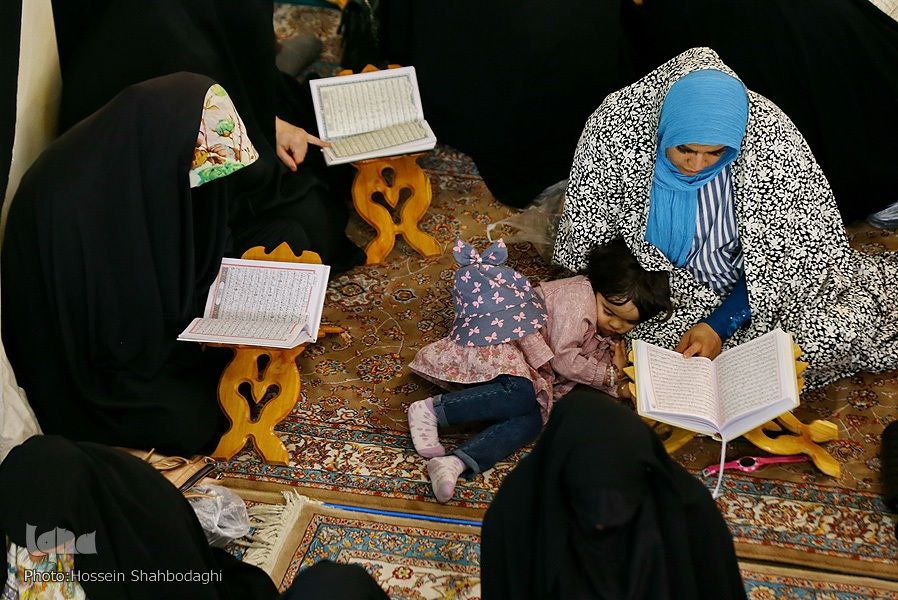 جزءخوانی قرآن با حضور پر شور کودکان در آستان بانوی کرامت