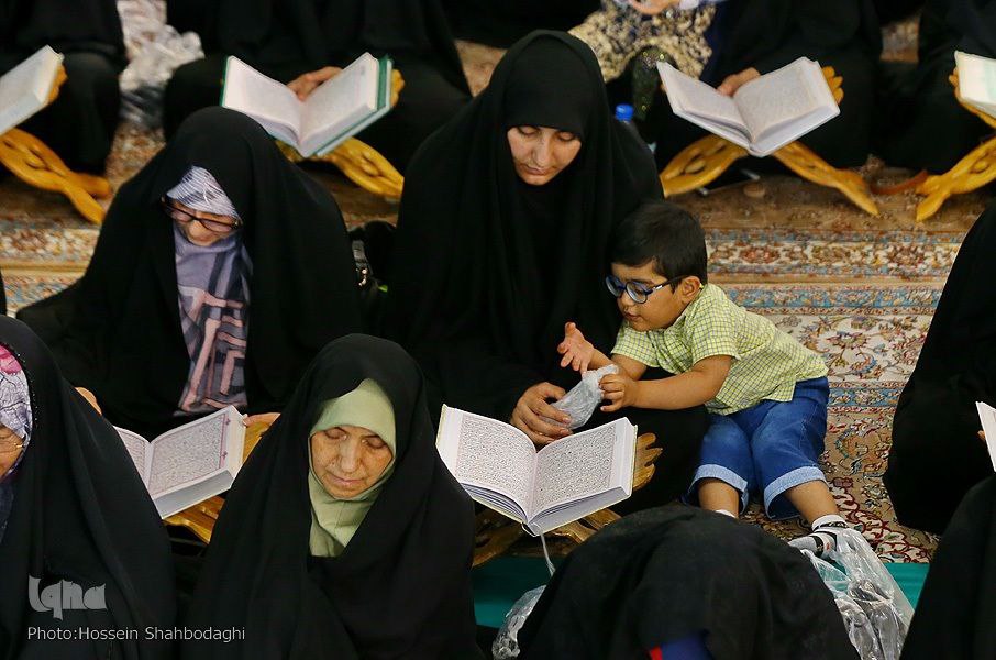 جزءخوانی قرآن با حضور پر شور کودکان در آستان بانوی کرامت