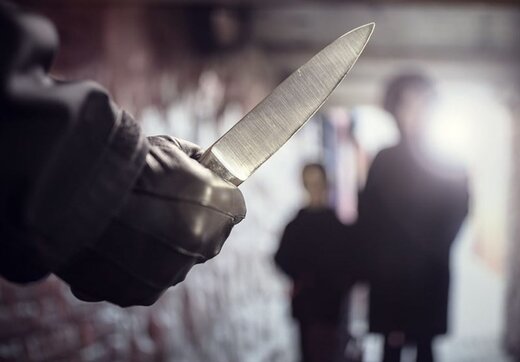  تصاویری وحشتناک از حمله وحشیانه نوجوان ۱۳ ساله به یک معلم با ضربات چاقو