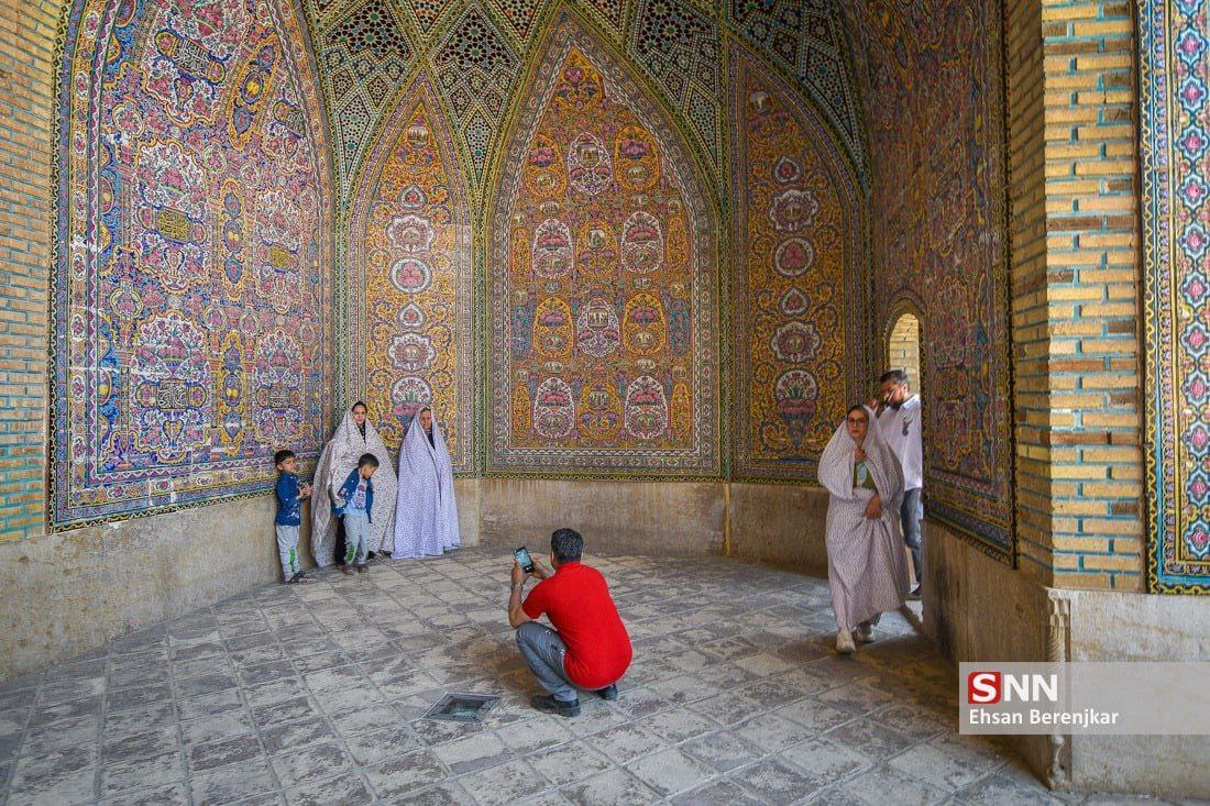  عکس/ حال و هوای مسجد تاریخی نصیرالملک شیراز در نوروز ۱۴۰۲