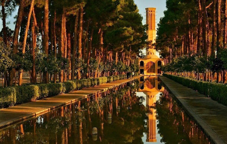 نمایی زیبا از باغ دولت آباد یزد