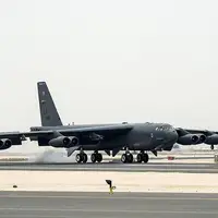 سوخت‌گیری بمب‌افکن B-52 روی آسمان