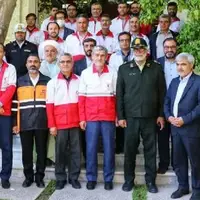 استاندار فارس عضو داوطلب جمعیت هلال احمر شد