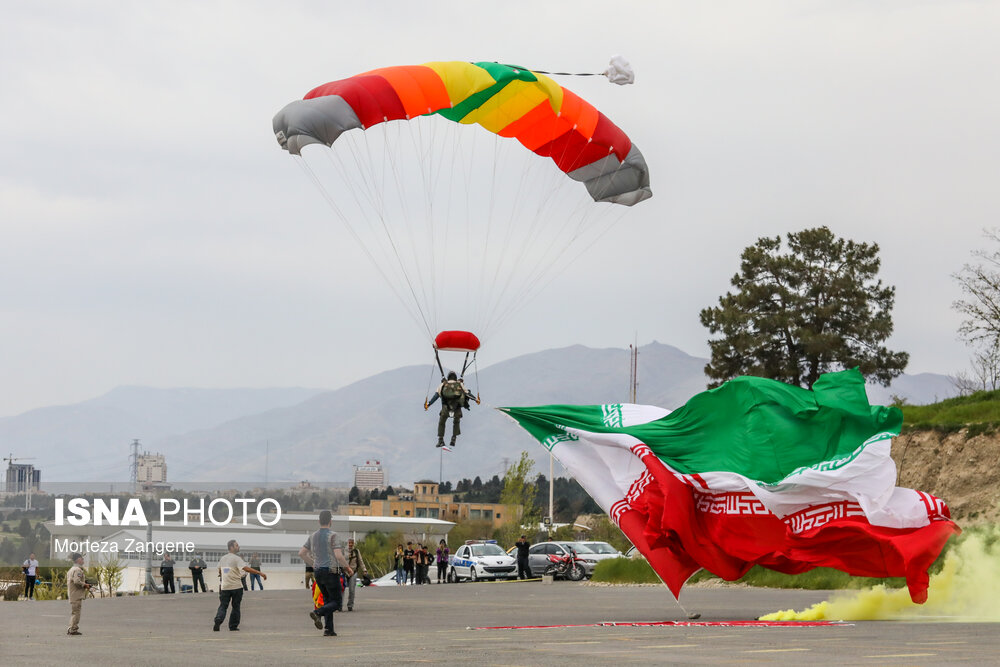 عکس/ گرامیداشت ۱۲ فروردین در برج میلاد تهران