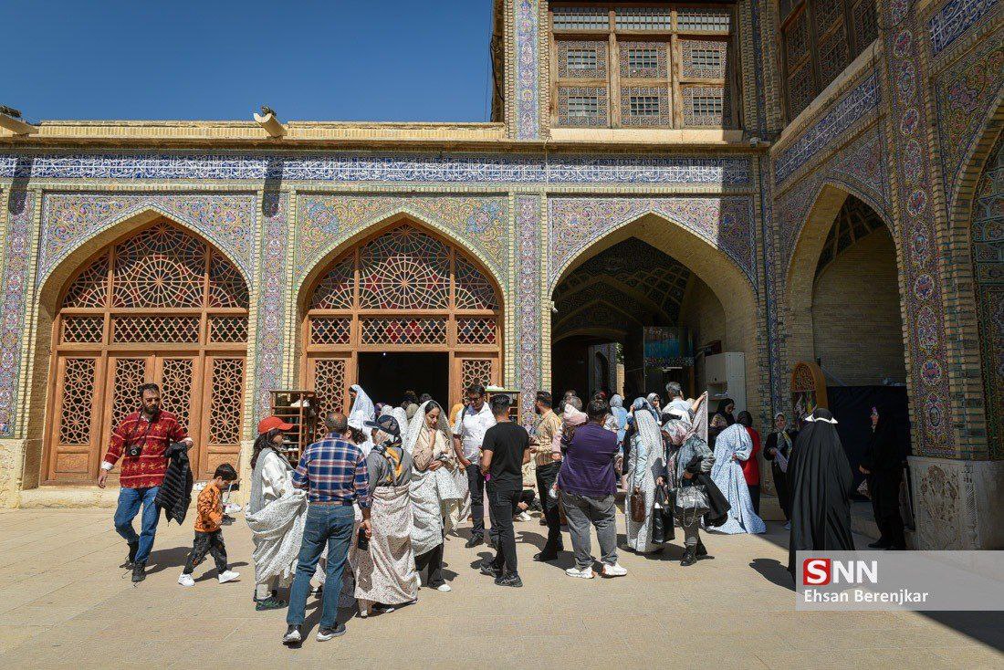  عکس/ حال و هوای مسجد تاریخی نصیرالملک شیراز در نوروز ۱۴۰۲
