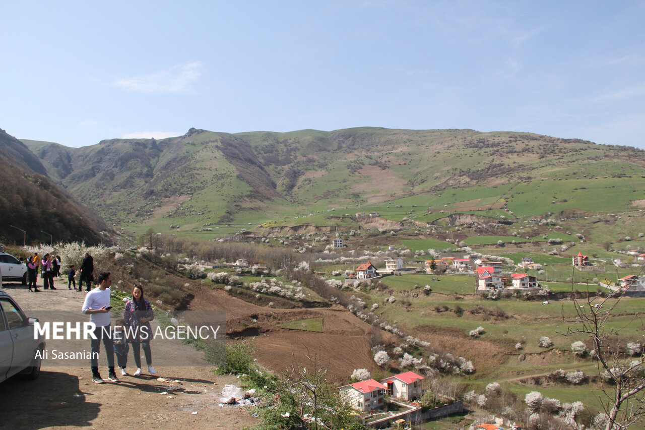 عکس/ گردنه حیران مقصد گردشگران نوروزی