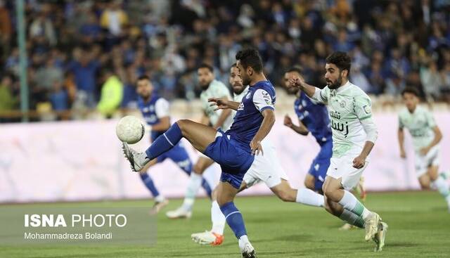 استقلال مانند فوتبال روز دنیا هجومی بازی میکند