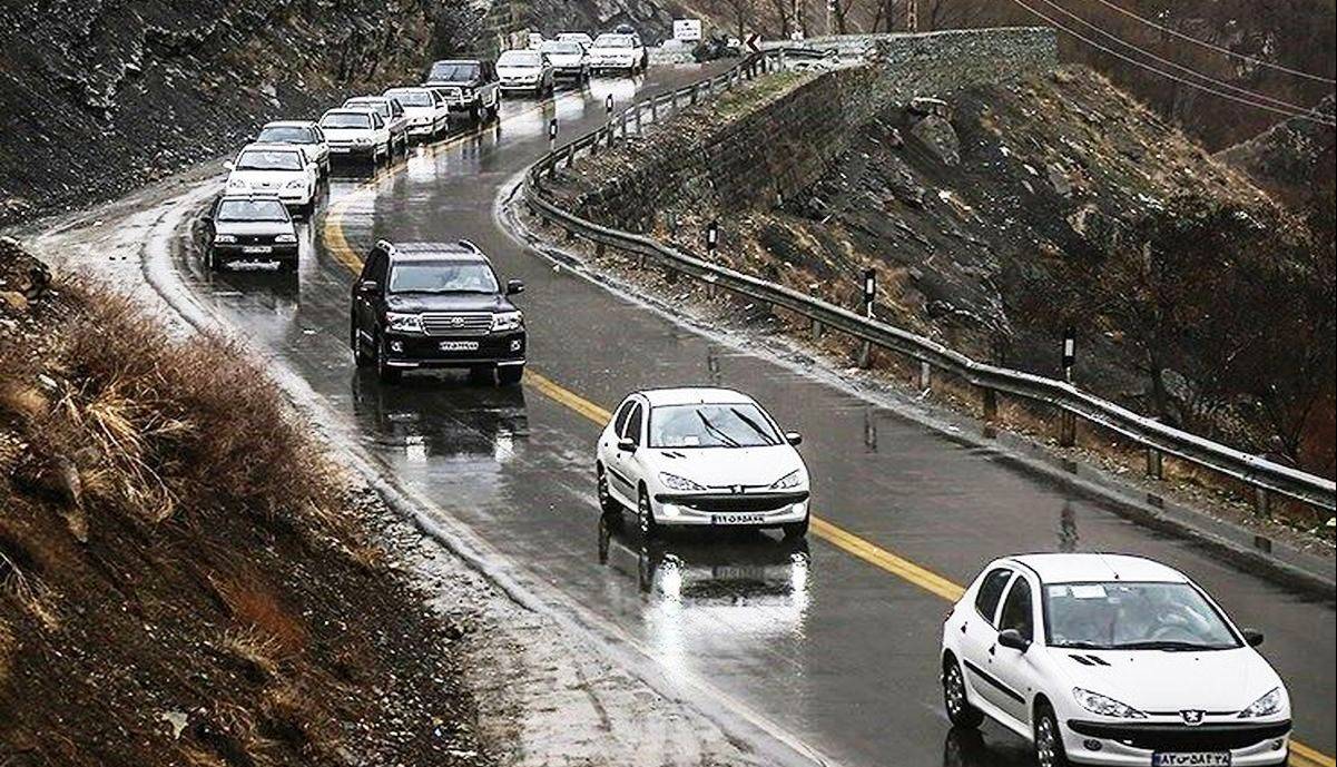 ترافیک نیمه‌سنگین در جاده‌های لغزنده مازندران
