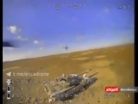 ویدئویی عجیب از ورود یک پهپاد انتحاری درون تانک روسی قبل از انفجار
