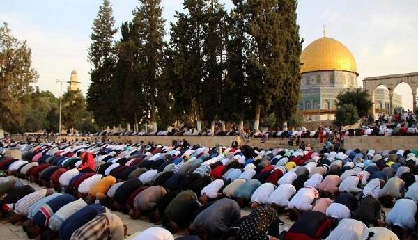 پیام مهم حضور صدها هزار فلسطینی در نماز جمعه مسجدالاقصی