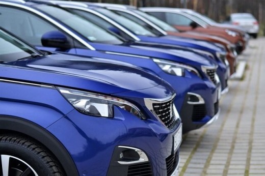 آنقدر پول‌ متقاضیان خودروهای وارداتی بلوکه ماند که وزارت صمت به بانک ها نامه زد!