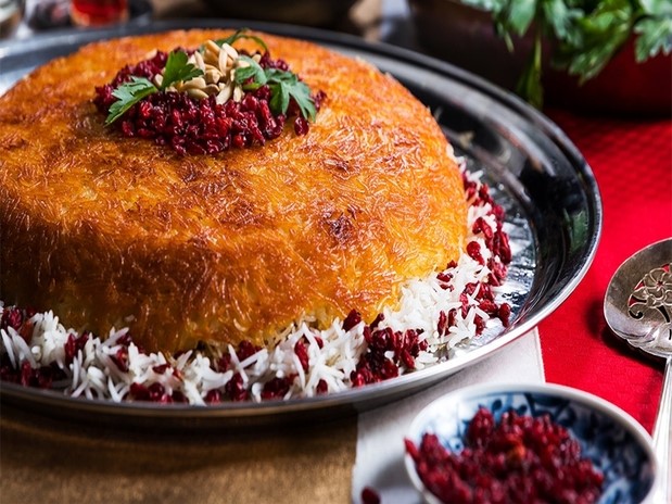 ته چین بادمجان و گردو یک غذای گیاهی خوشمزه
