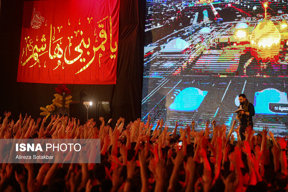 عکس/ مراسم شب قدر در ورزشگاه شهید شیرودی تهران