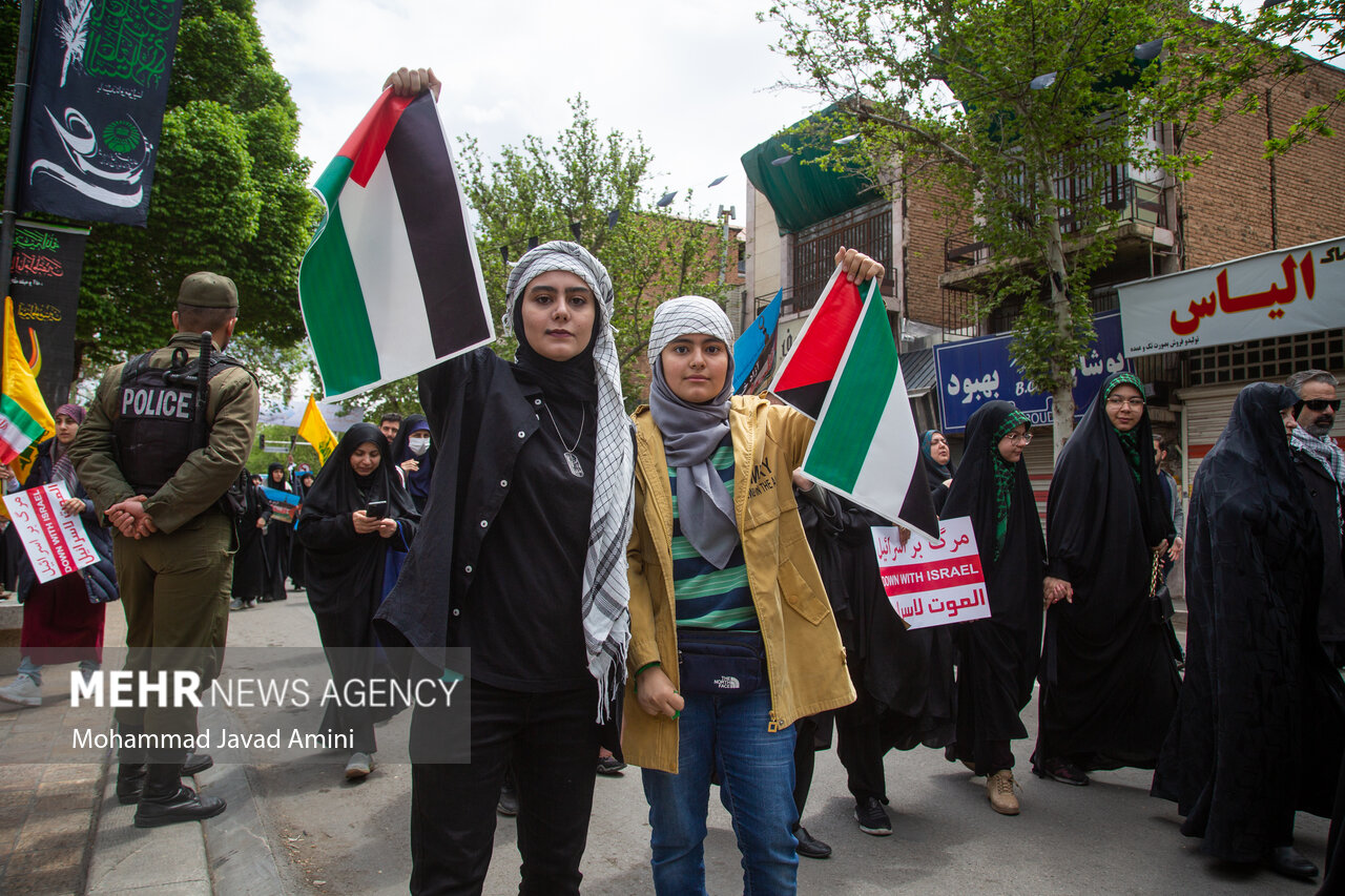 عکس/ حضور متفاوت آدمک ترامپ در راهپیمایی روز قدس