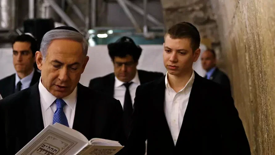 نتانیاهو دهان پسرش را بست