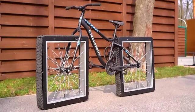 دوچرخه‌ای با چرخ‌های مربع!