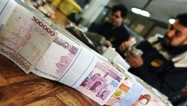 بانک‌ها 220 هزار میلیارد تومان به خودی‌ها وام دادند/ ولخرجی شبکه بانکی معادل کسری بودجه!