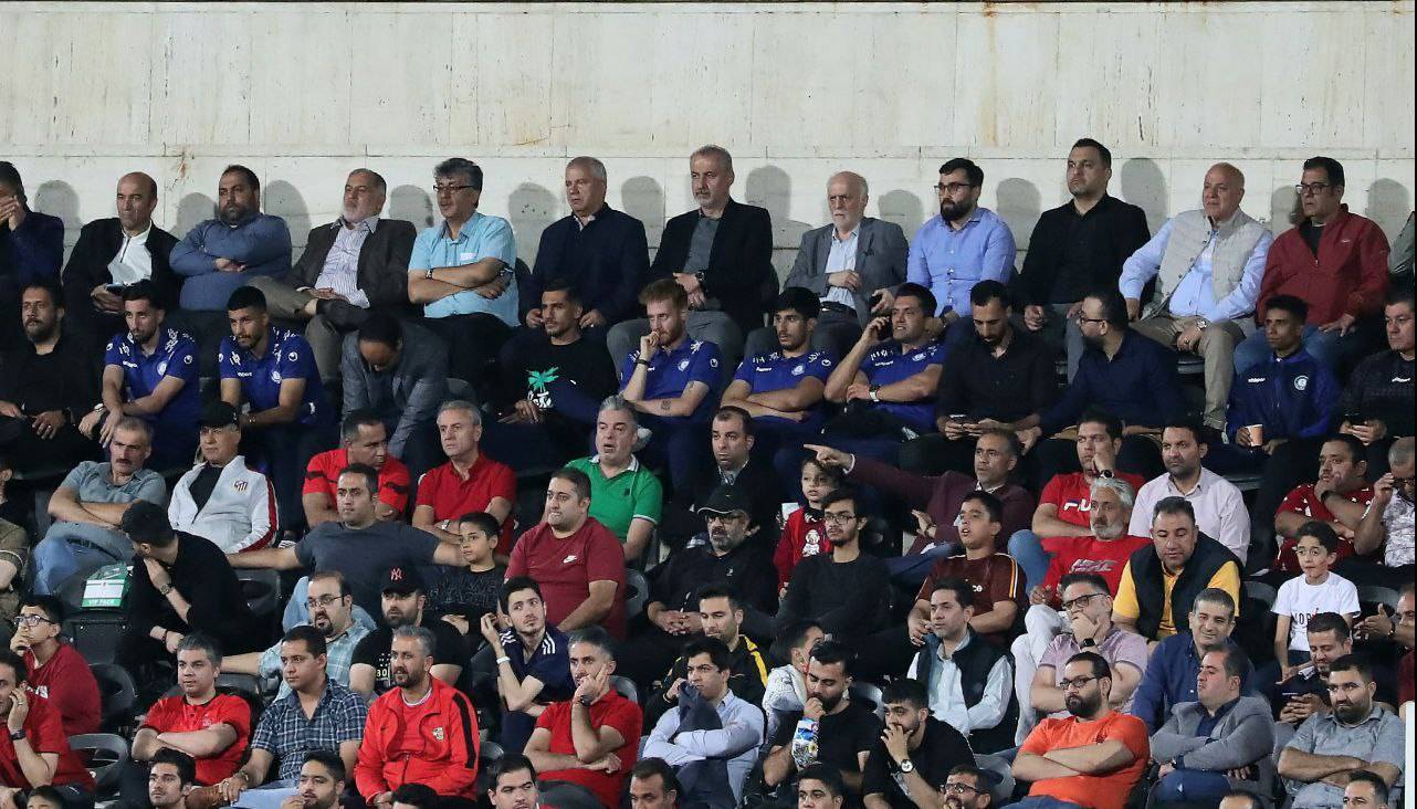 علی پروین تماشاگر دیدار پرسپولیس و گل گهر