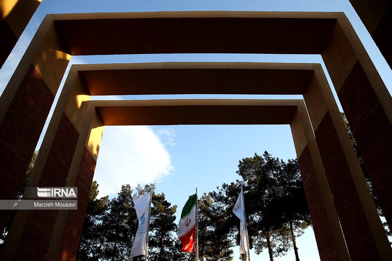 رونمایی از سردر دانشکدگان مدیریت در دانشگاه تهران 