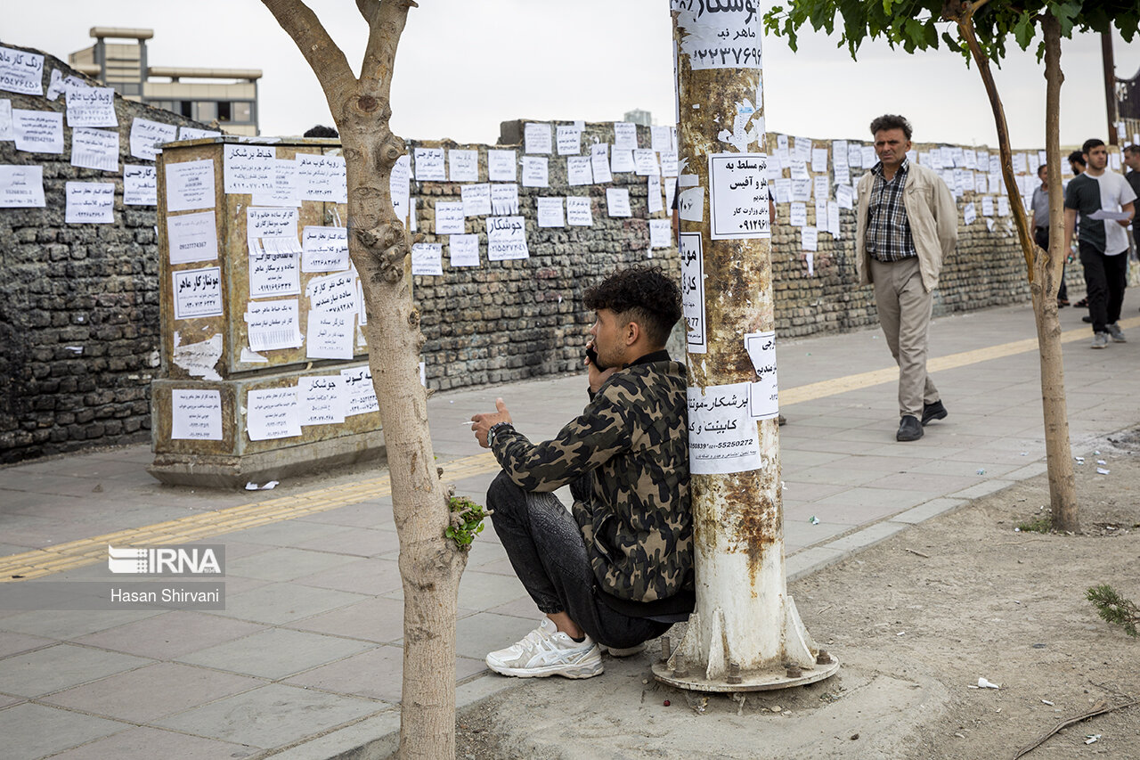 دیوارِ خیابانی برای کار