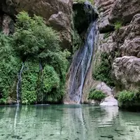 آبشار تماشایی «آذرخش» در دره زیبای «رغز»