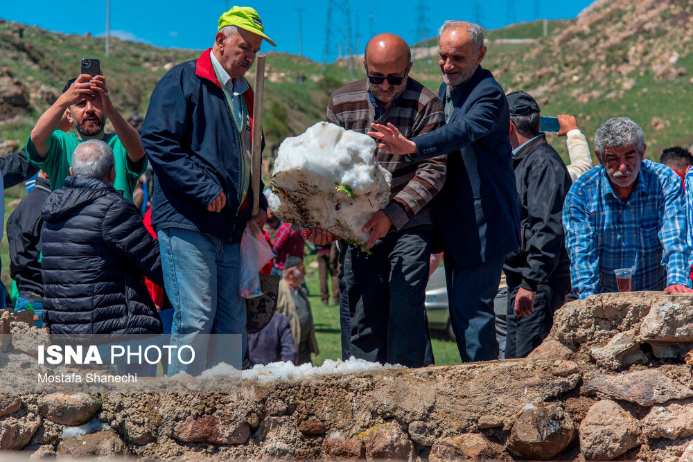 عکس/ آیین «ورف چال» در روستای «آب اسک» آمل