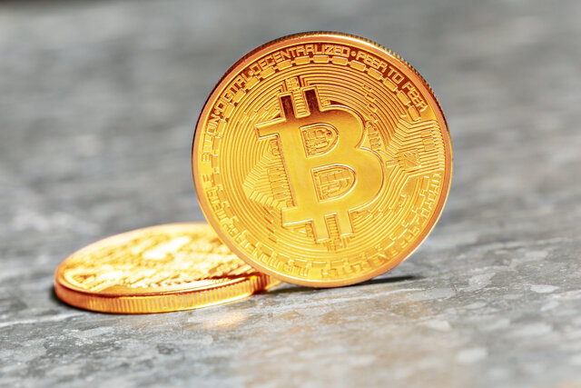 ارزش بیتکوین و اتریوم سقوط میکند؟