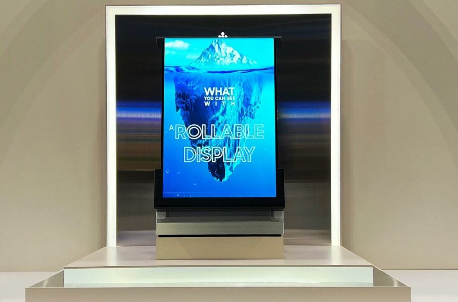 سامسونگ از اولین نمایشگر 12.4 اینچی رولشونده OLED خود رونمایی کرد