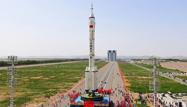 چین در پی پرتاب دومین ماموریت فضایی سرنشین‌دار