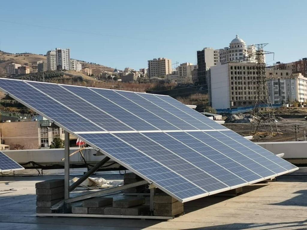 پیروزی انرژی پاک بر سوختهای فسیلی؛ انرژی خورشیدی از نفت پیشی گرفت