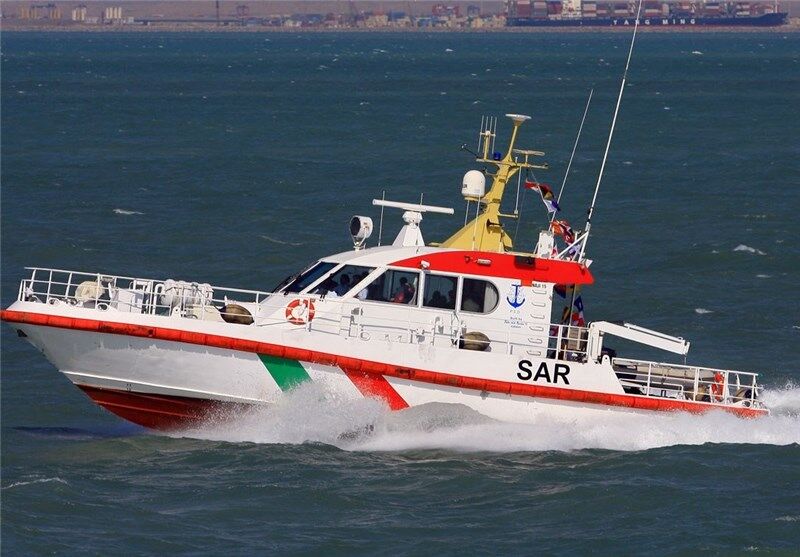 نجات 5 خدمه یک شناور از خطر غرق در مسیر دوبی-دیر