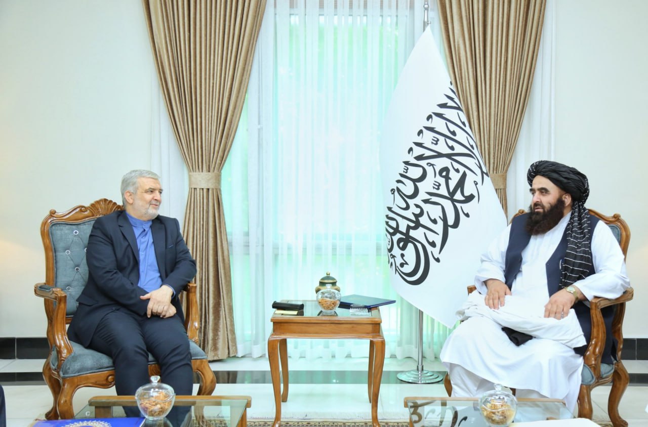 عکس/ دیدار سفیر ایران در کابل با وزیر خارجه طالبان