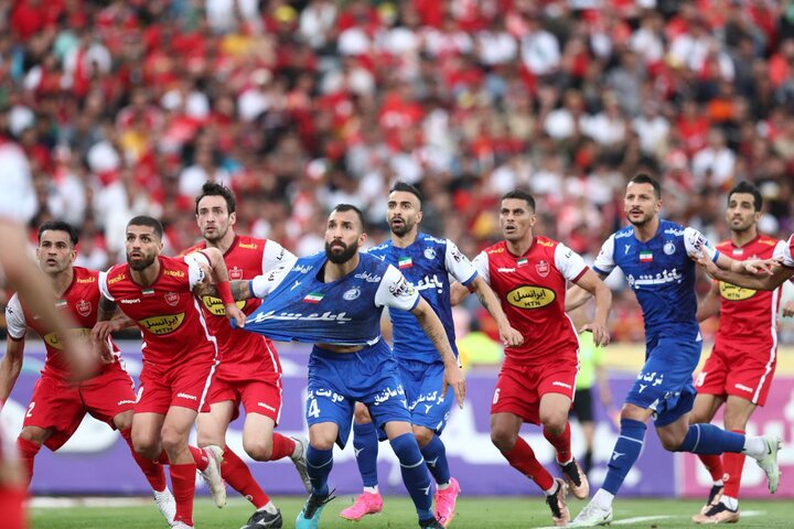 پرسپولیس از استقلال پیشی می گیرد؟