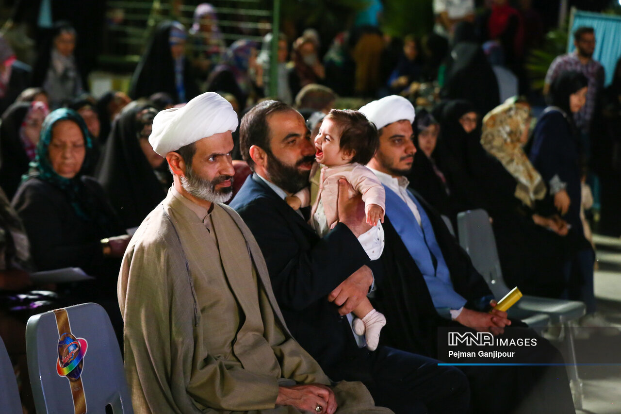 جشن خانوادگی دختر آسمان هفتم