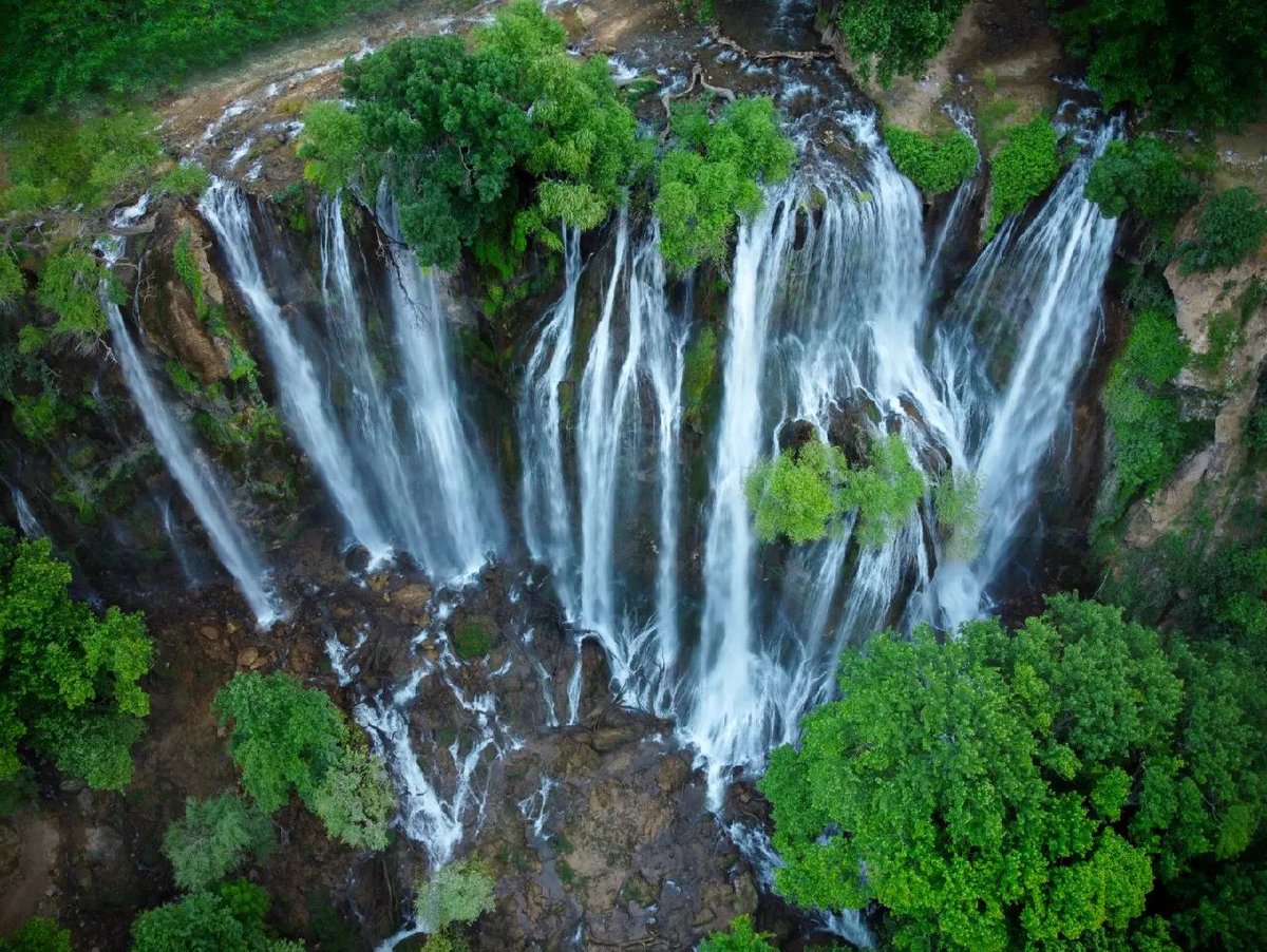 آبشار زیبای «زردلیمه» در چهارمحال و بختیاری