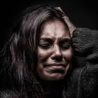 اقدام باورنکردنی یک مادر در سیل با فرزندش
