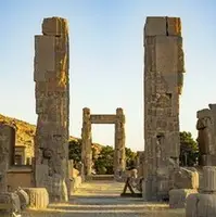 کدام خواننده‌ ها می‌خواهند در تخت جمشید کنسرت بگذارند؟