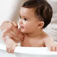 مواردی که باید در حمام‌ کردن کودک رعایت کنید