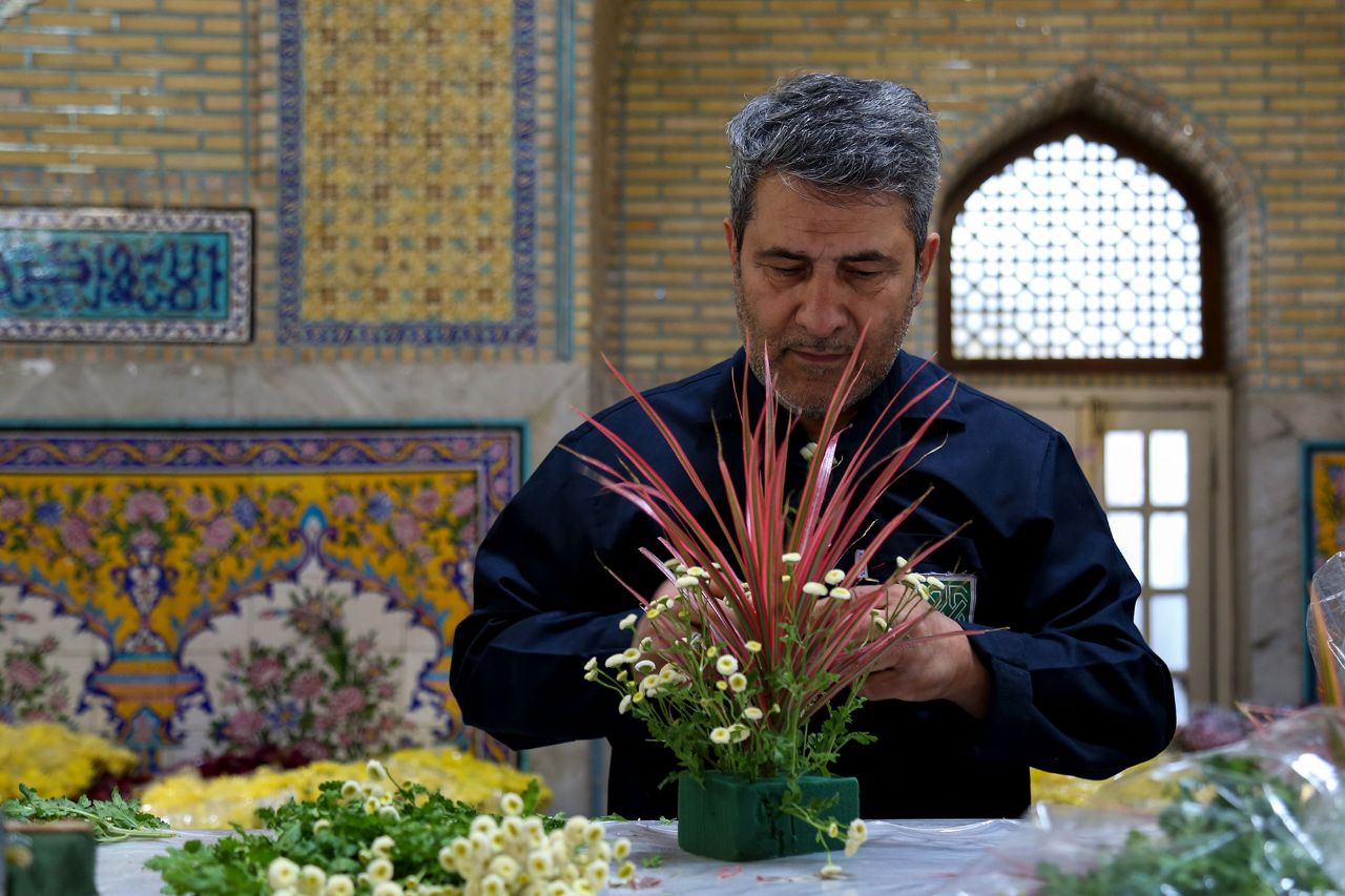 عکس/ گل‌آرایی حرم مطهر رضوی در دهه کرامت