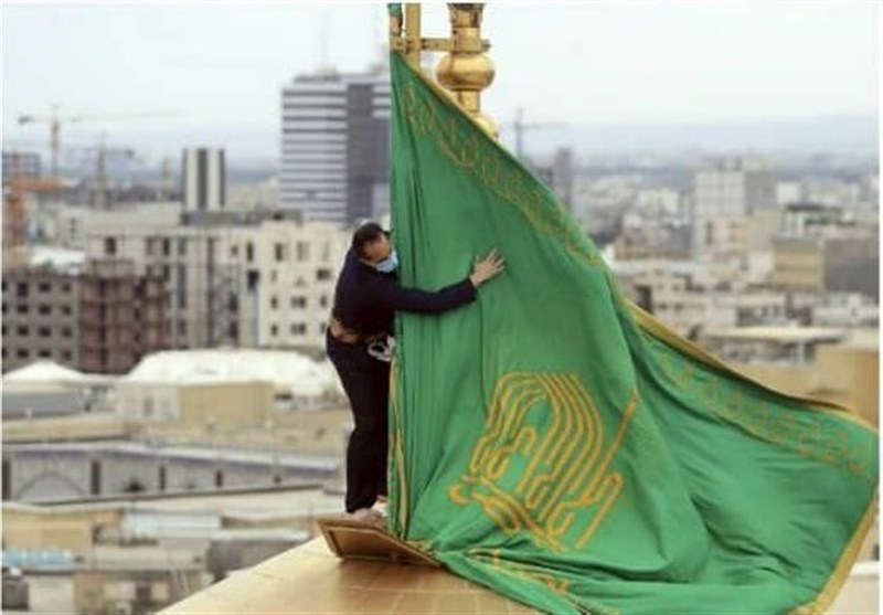 این پرچم متبرک تسلی بخش خانواده شهید ساختمان پلاسکو شد