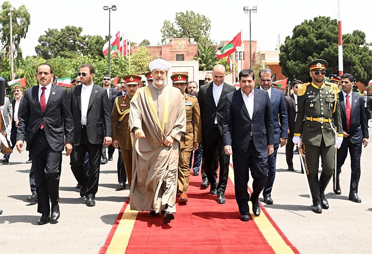 سلطان عمان با بدرقه مخبر تهران را ترک کرد