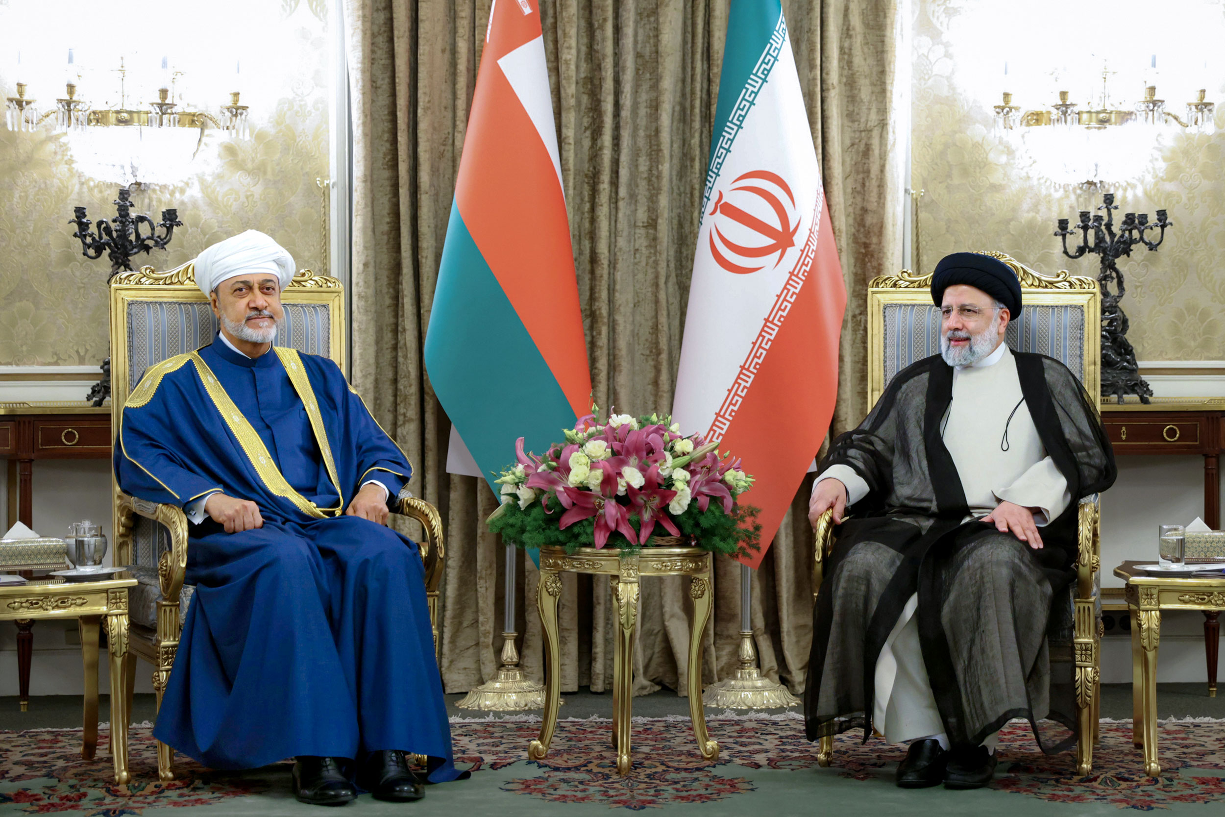 بیانیه پایانی سفر سلطان عمان به ایران؛ توافق برای تنظیم سند همکاریهای راهبردی