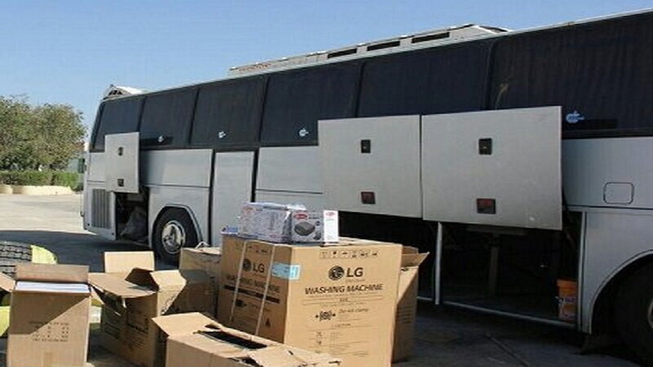 اتوبوس با 3.8 میلیارد تومان کالای قاچاق در فارس روانه پارکینگ شد